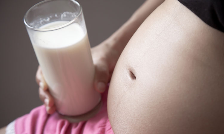 คนท้องต้องดื่มนมสำหรับคนท้อง จริงหรือ