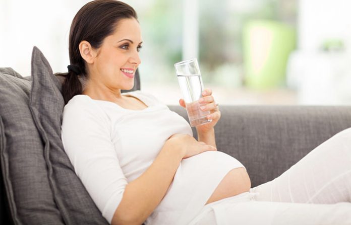 ประโยชน์ของการดื่มน้ำ สำหรับคุณแม่ตั้งครรภ์