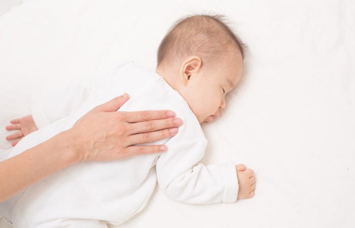 ลูกนอนผวาเพราะ? หากลูกนอนผวาบ่อยทำไงดี ลูกนอนผวาเพราะ? หากลูกนอนผวาบ่อยทำไงดี