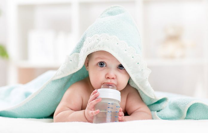 ทารกแรกเกิด - 6 เดือน จำเป็นต้องกินน้ำหรือไม่